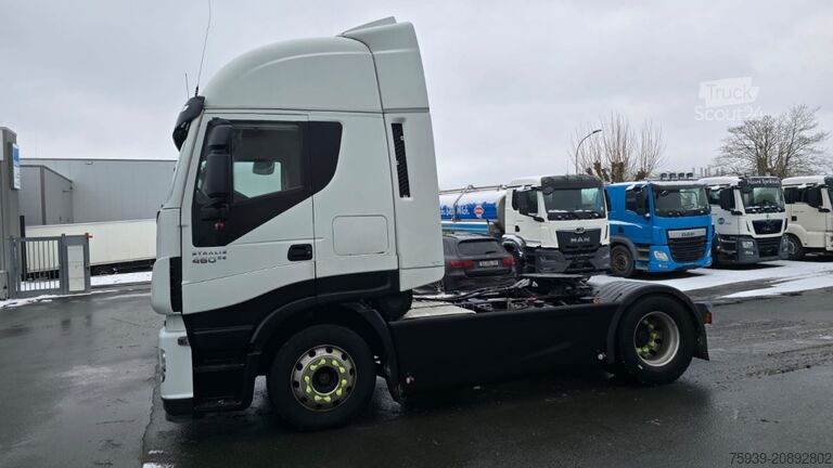 Standardowy ciągnik siodłowy Iveco Magirus 440 4x2