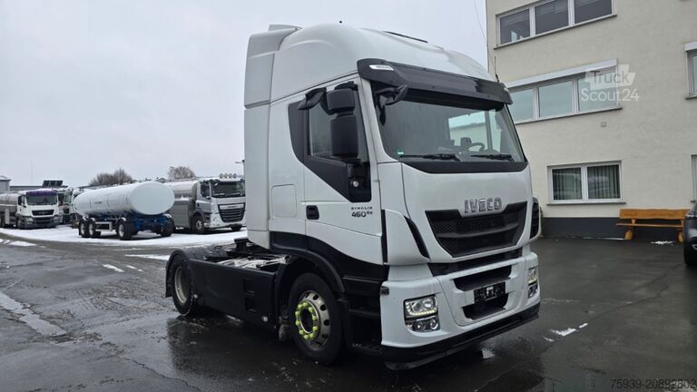 Standardowy ciągnik siodłowy Iveco Magirus 440 4x2