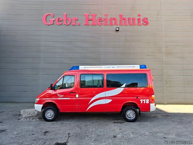 Furgão de painéis Mercedes-Benz Sprinter 316 CDI 4x4 Feuerwehr 10 Persons!