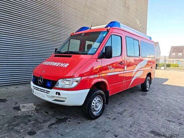 Furgão de painéis Mercedes-Benz Sprinter 316 CDI 4x4 Feuerwehr 10 Persons!