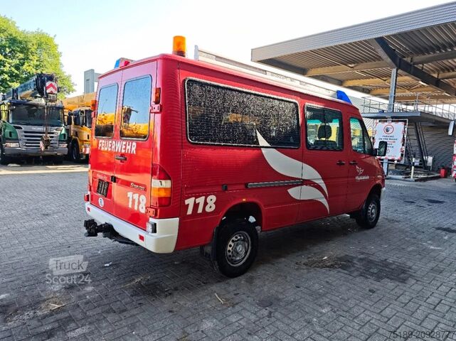 Furgão de painéis Mercedes-Benz Sprinter 316 CDI 4x4 Feuerwehr 10 Persons!