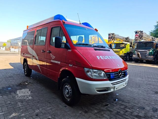 Furgão de painéis Mercedes-Benz Sprinter 316 CDI 4x4 Feuerwehr 10 Persons!