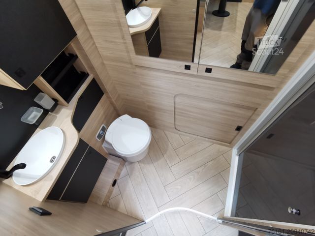 Halvintegreret autocamper CHAUSSON 630 TITANIUM / - 2026 - / EINZEL.- HUBBETTEN