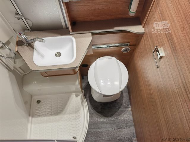 Polintegriran avtodom WEINSBERG CARASUITE 650 MEG/155-DSG/EINZELBETTEN & HUBBETT