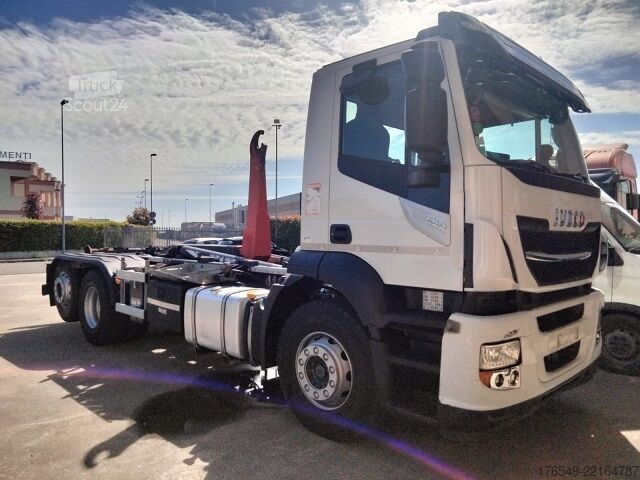 Gancho desmontável Iveco AD 260S46 Y/PS