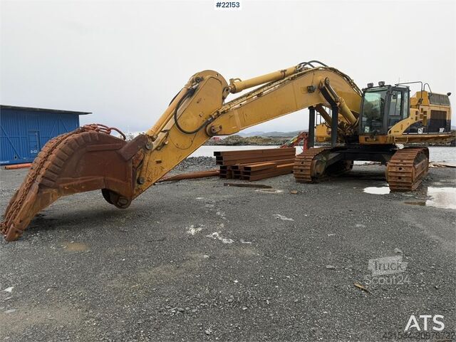 حفارة زاحفة Caterpillar 365C excavator with tooth bucket