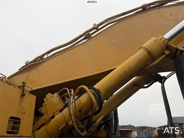 حفارة زاحفة Caterpillar 365C excavator with tooth bucket