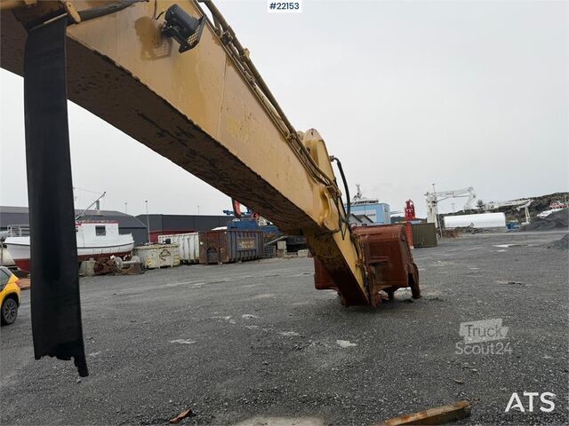 حفارة زاحفة Caterpillar 365C excavator with tooth bucket