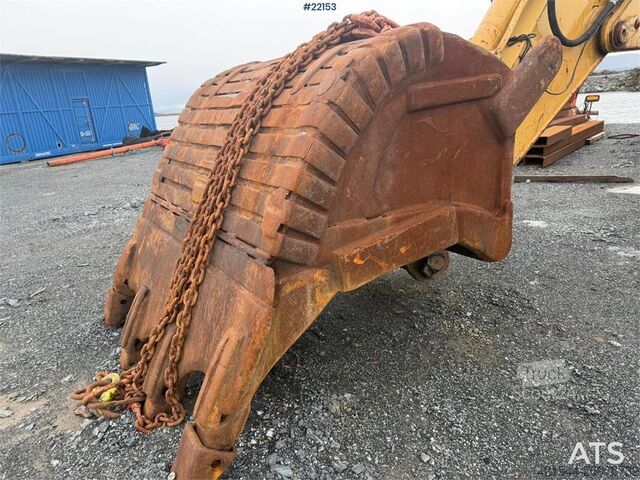 حفارة زاحفة Caterpillar 365C excavator with tooth bucket