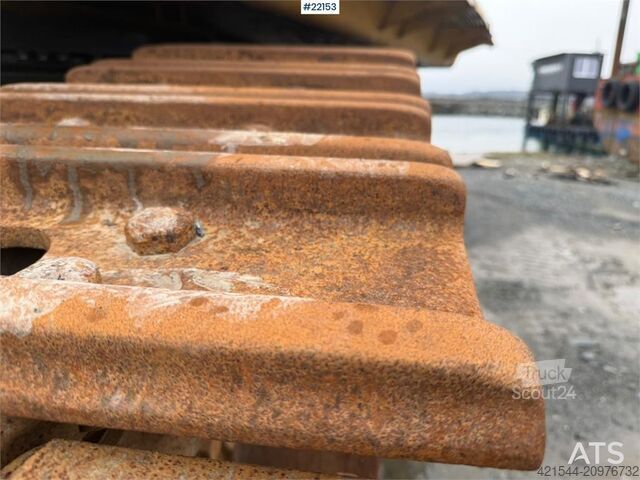 حفارة زاحفة Caterpillar 365C excavator with tooth bucket