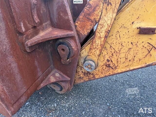 حفارة زاحفة Caterpillar 365C excavator with tooth bucket