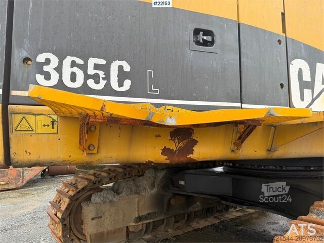 حفارة زاحفة Caterpillar 365C excavator with tooth bucket
