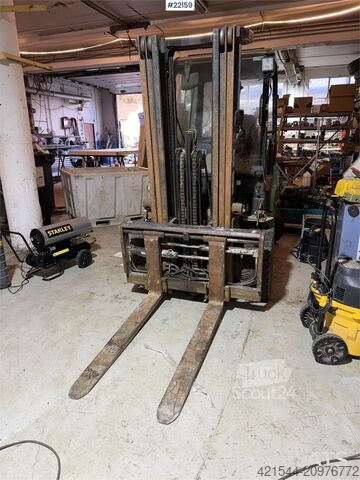 Gabelstapler Mitsubishi FD30N forklift with side shift