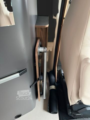 Camper van KARMANN Dexter 4x4 DE 570 AW AHK, 170 PS, Rückfahrkamera