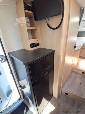 Camping-car semi-intégré SUNLIGHT Adventure T Ford 680 Markise/SAT/TV/Solar/Navi