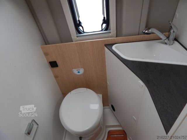 Camping-car SUNLIGHT Camper Van CLIFF 640 Längsbetten+Markise