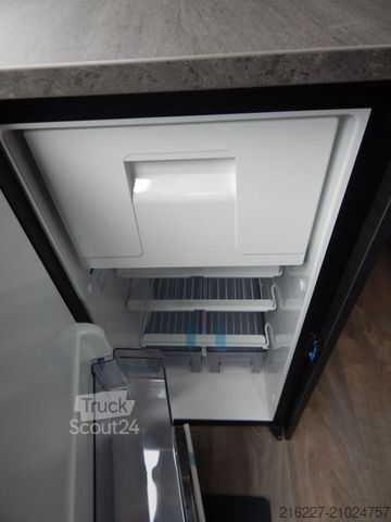 Camping-car SUNLIGHT Camper Van CLIFF 640 Längsbetten+Markise