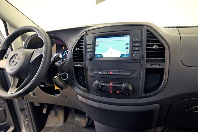 Kastenwagen MERCEDES-BENZ eVITO 111 Kasten lang Klima Kamera silber #002