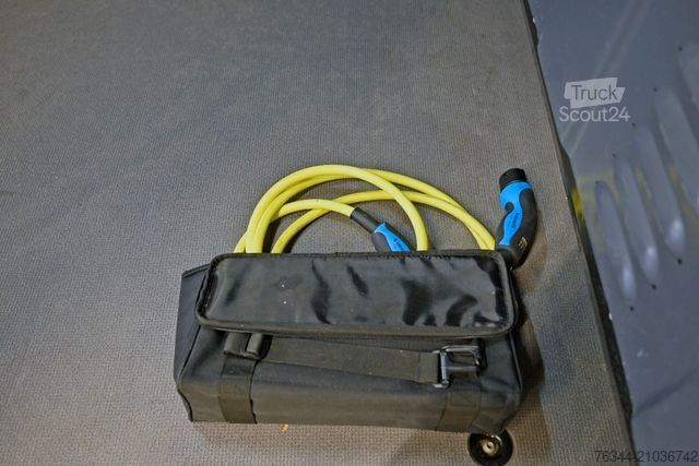 Kastenwagen MERCEDES-BENZ eVITO 111 Kasten lang Klima Kamera silber #002