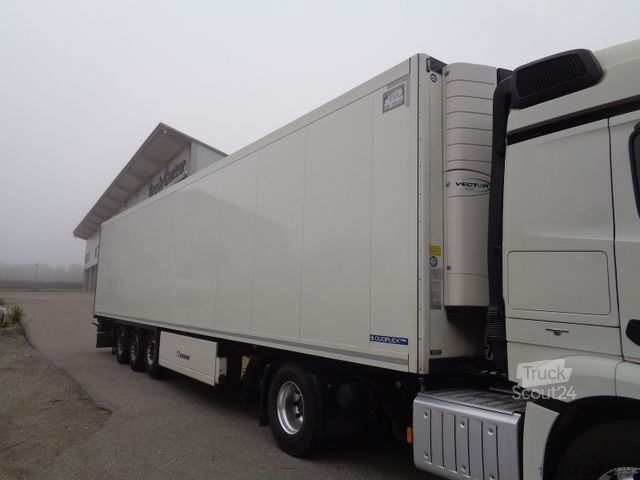 Semi-remorque frigorifique KRONE SD Carrier Doppelstock Trennwand Liftachse