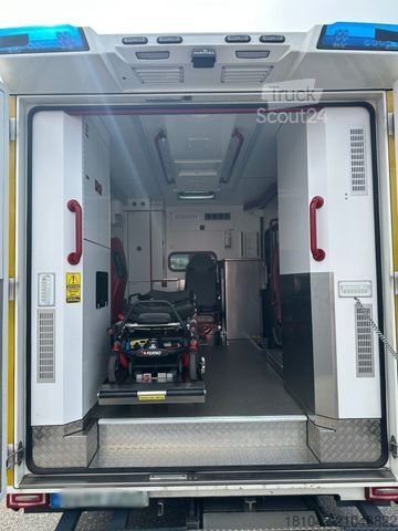 Fire truck MERCEDES-BENZ Sprinter Rettungswagen