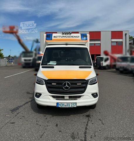 Fire truck MERCEDES-BENZ Sprinter Rettungswagen