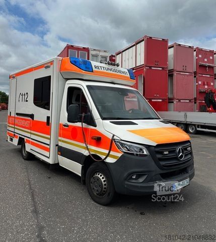 Fire truck MERCEDES-BENZ Sprinter Rettungswagen