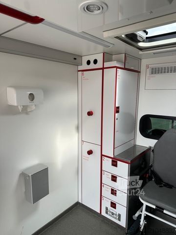 Fire truck MERCEDES-BENZ Sprinter Rettungswagen