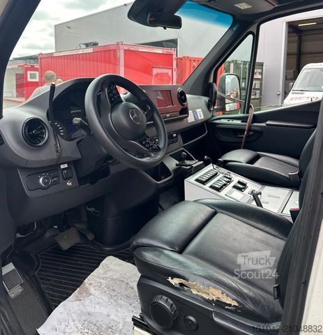 Fire truck MERCEDES-BENZ Sprinter Rettungswagen
