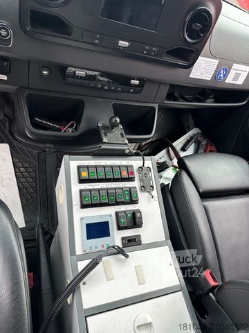 Fire truck MERCEDES-BENZ Sprinter Rettungswagen