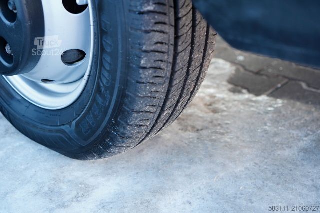 Ant sunkvežimio sumontuota darbo platforma RENAULT MAXITY 140 / ZABUDOWA BURTOWA / BLI?NIAK / MANU