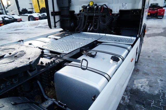 Standard tractor unit IVECO S-WAY / 530 / RETARDER / I-PARK COOL / 