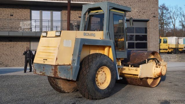 Μονότυμπανο οδοστρωτήρας BOMAG BW 213 DH-2 Walze 11.109 Kg