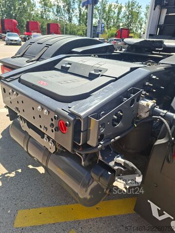 Standart çekici ünitesi Volvo Volvo FH 460 GLOBETROTTER XL I-SAVE + AD