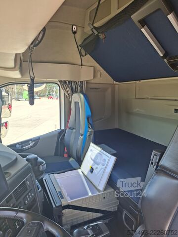 Standart çekici ünitesi Volvo Volvo FH 460 GLOBETROTTER XL I-SAVE + AD