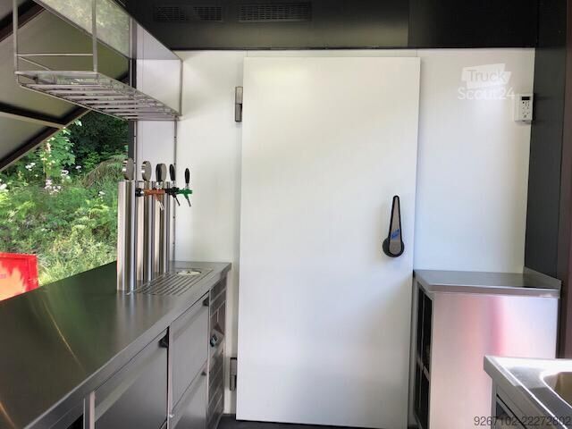 Prodajni kamion LC Gastroservice 
