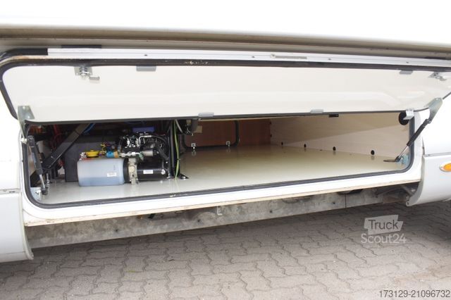 Half-integraal camper LAIKA KREOS 5009 HUBSTÜTZEN 2xSOLAR AHK KAM.+NAV ALDE