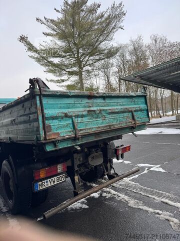 Tipper truck Mercedes-Benz 1824