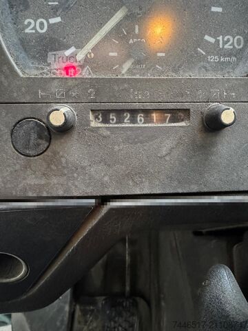 Tipper truck Mercedes-Benz 1824