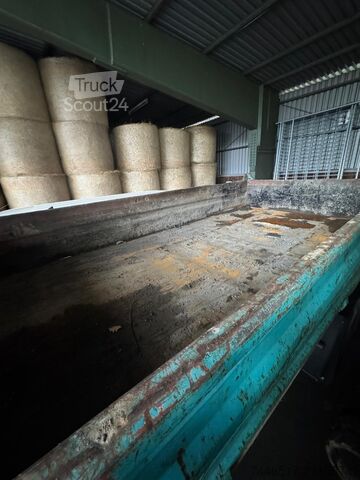 Tipper truck Mercedes-Benz 1824