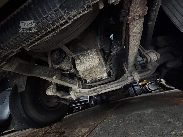 Tipper truck Mercedes-Benz 1824