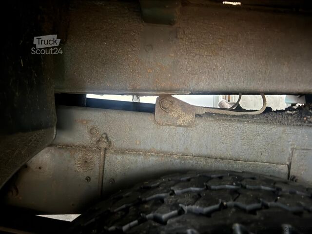 Tipper truck Mercedes-Benz 1824