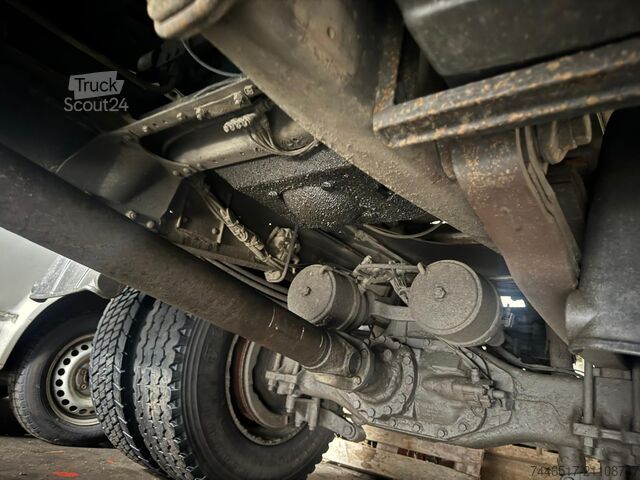 Tipper truck Mercedes-Benz 1824