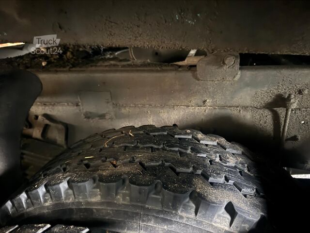 Tipper truck Mercedes-Benz 1824