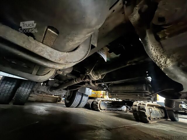 Tipper truck Mercedes-Benz 1824