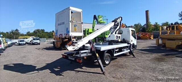 Dobozos furgon Nissan Cabstar Oil&Steel Scorpion 1812 - 18 m