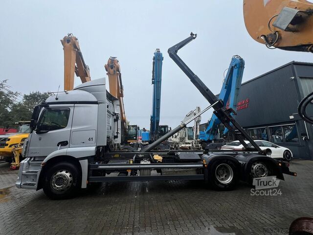 Система крюкових кронштейнів Mercedes-Benz Actros 2543