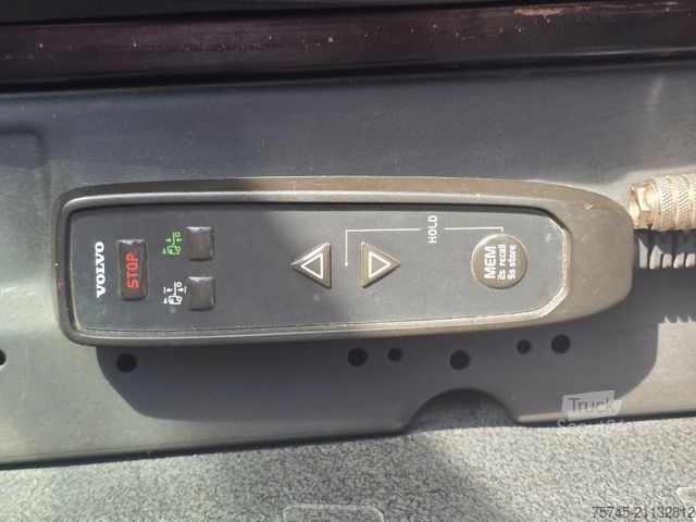 Стандартен влекач VOLVO FH 500*TOP*ACC * 2X TANK * SPURASS. * STANDKLIMA
