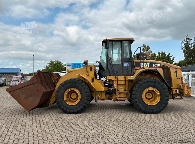 Kolesni nakladalnik CATERPILLAR Radlader 962H/ AC/ 9.300 Bh/ Scheckheft CAT