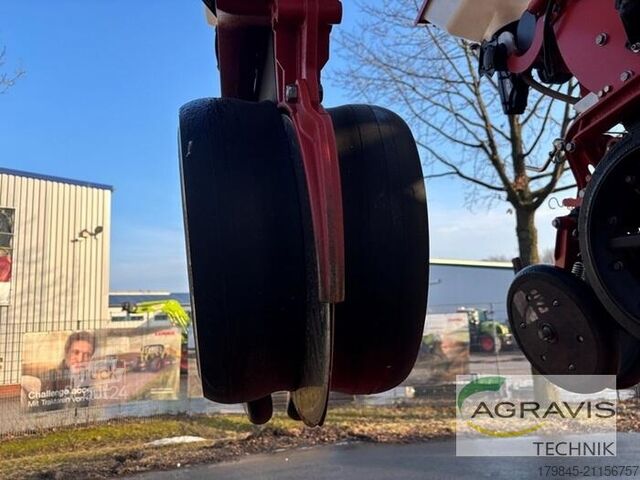 Hassas ekim makinesi Kverneland OPTIMA HD E-DRIVE inkl. Kverneland DF1 Fronttank